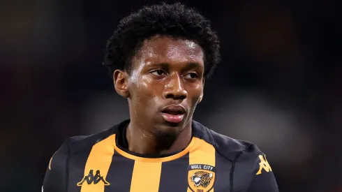 Jaden Philogene em partida pelo Hull City 
