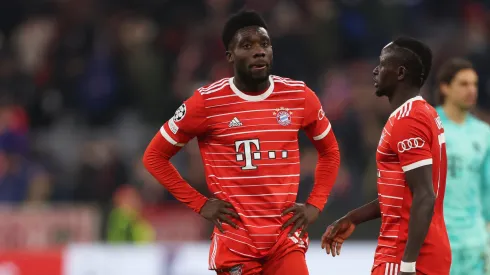 Alphonso Davies em partida pelo Bayern De Munique
