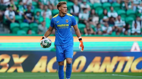 Filip Jorgensen, goleiro alvo do Chelsea.  (Photo by Gualter Fatia/Getty Images)
