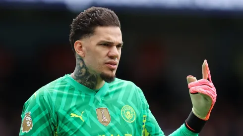 Ederson, do Manchester City, fecha acordo com novo clube após ida para o Al-Nassr falhar. 
