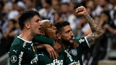 United aprova multicampeão no Palmeiras
