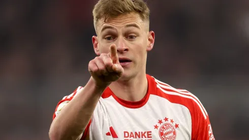 Kimmich vai ficar ao menos até 2025 no Bayern. (Foto: Alexander Hassenstein/Getty Images)
