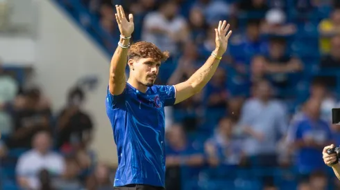 Pedro Neto, novo reforço do Chelsea, chorou ao se despedir do Wanderers após cinco anos no clube (Foto: Ian Stephen) 
