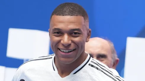 Real Madrid x Atalanta será a estreia de Mbappé com Jude Bellingham e Vini Jr. 
