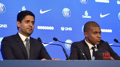 Dono do PSG ao lado de Mbappé. Foto: Aurelien Meunier/Getty Images
