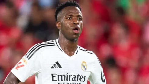 Vinícius Júnior descarta renovação com o Real Madrid e cogita assinar com outro grande projeto. (Photo by Alex Caparros/Getty Images)
