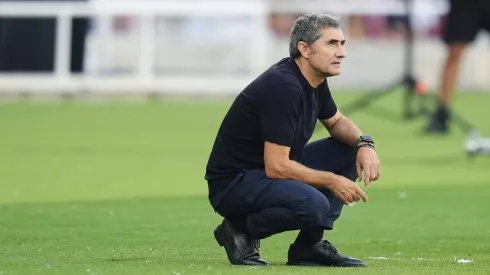 Ernesto Valverde durante Barcelona x Athletic Bilbao. (Foto: Jose Breton/IMAGO/NurPhoto)
