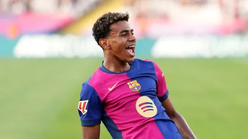 Lamine Yamal, do FC Barcelona, comemora o gol de abertura de sua equipe durante a partida da La Liga entre FC Barcelona e Athletic Club no Camp Nou. (Foto: Alex Caparros/Getty Images)
