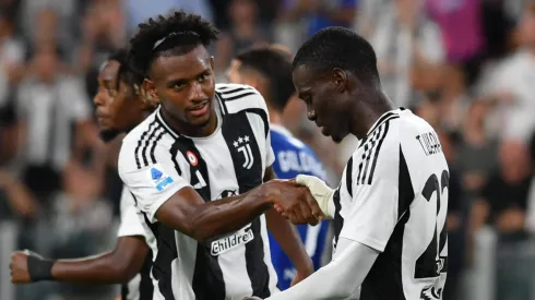 Juan Cabal, atrai interesse do Manchester United, celebra com Timothy Weah após o gol de 2 a 0 para a Juventus (Foto: Photo Press – World) 
