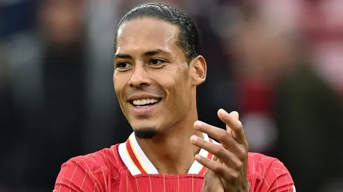 Van Dijk decide não renovar com o Liverpool e considera acerto com novo clube. (Photo by Michael Regan/Getty Images)
