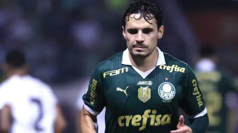 Raphael Veiga em partida pelo Palmeiras
