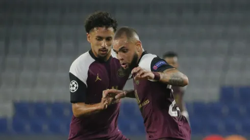 Marquinhos e Kurzawa lado a lado no PSG. Foto: Burak Kara/Getty Images
