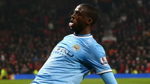 Yaya Touré, do Manchester City, celebra o terceiro gol durante a partida da Premier League entre Manchester United e Manchester City no Old Trafford.  (Foto: Alex Livesey/Getty Images)
