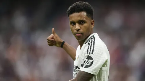 Rodrygo com a camisa do Real Madrid.
