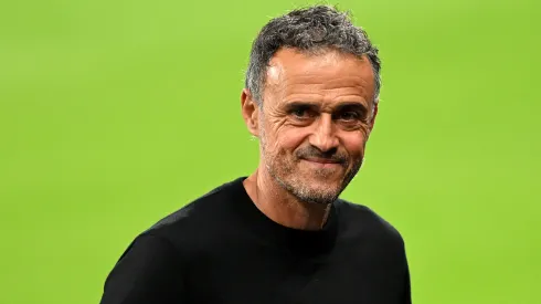 Luis Enrique está satisfeito como nova "estrela" do PSG (Foto: Michael Regan/Getty Images)
