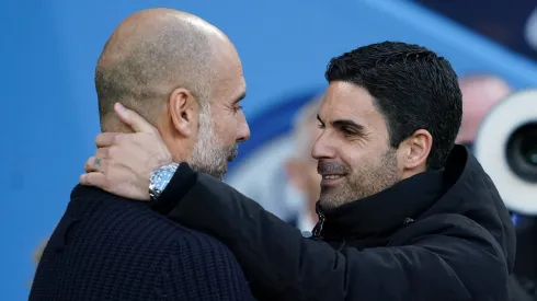 Pep Guardiola e Mikel Arteta se enfrentando na Premier League. 
