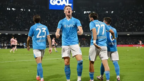 Napoli está de olho na liderança do campeonato. No meio de semana, equipe venceu o Palermo pela Copa da Itália (Foto: Francesco Pecoraro/Getty Images)
