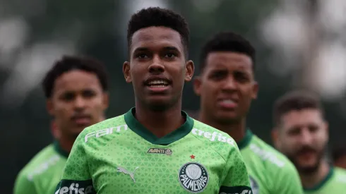 Estêvão revelou aspectos que busca evoluir (Foto: Cesar Greco/Palmeiras/Divulgação)
