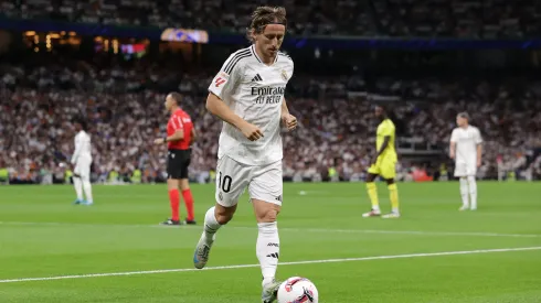 Modric, do Real Madrid, se prepara para cobrar escanteio contra o Villarreal (Foto: Gonzalo Arroyo Moreno/Getty Images)
