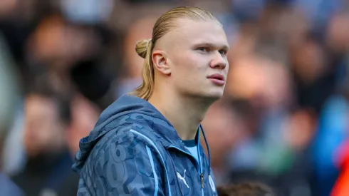 Erling Haaland antes de partida pelo Manchester City
