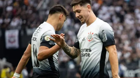 Oscar Romero e Garro lado a lado no Corinthians.
