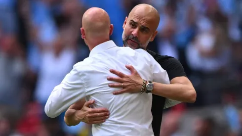 Guardiola e Ten Hag em confronto.
