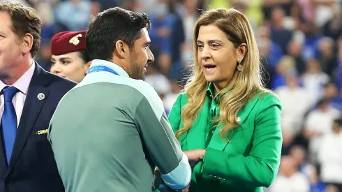 Abel Ferreira e Leila Pereira conversam durante Mundial de Clubes.
