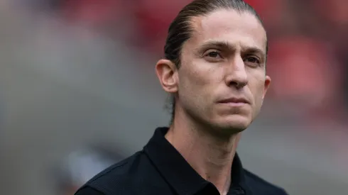 Soccer – Brasileirao 2024 – Flamengo 0:0 Juventude RIO DE JANEIRO, BRAZIL – OCTOBER 26: FILIPE LUIS, the Head Coach of Flamengo looks on before the match between Flamengo and Juventude as part of Brasileirao 2024 at Maracana Stadium on October 26, 2024 in Rio de Janeiro, Brazil. Rio de Janeiro Maracana Stadium Brazil Copyright: xRuanoxCarneiroxRuanoxCarneirox
