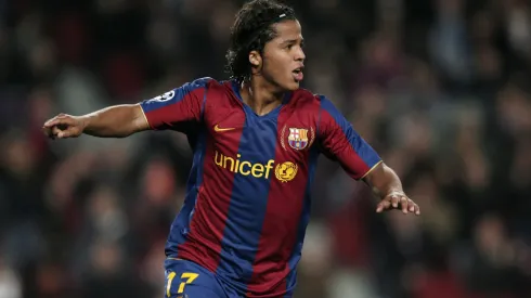 BARCELONA, SPAIN – DECEMBER 12:  Giovani Dos Santos of Barcelona celebrates his goal during the UEFA Champions League Group E match between Barcelona and Stuttgart at the Camp Nou stadium on December 12, 2007 in Barcelona, Spain.  (Photo by Jasper Juinen/Getty Images)
