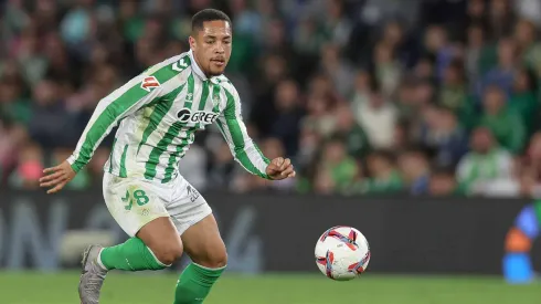 Vitor Roque tem cinco gols em 19 jogos pelo Betis
