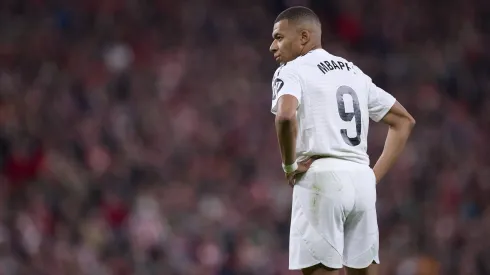 Mbappé tem gol anulado
