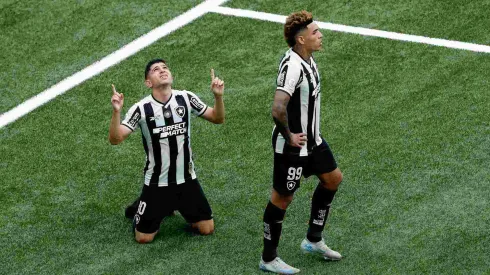 Savarino e Igor Jesus foram destaques da temporada histórica do Botafogo