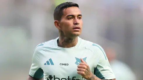Dudu durante aquecimento para do Cruzeiro
