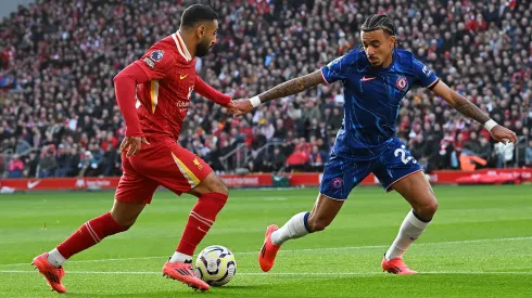 Salah encara a marcação de Malo Gusto; Liverpool venceu o último confronto por 2 a 1
