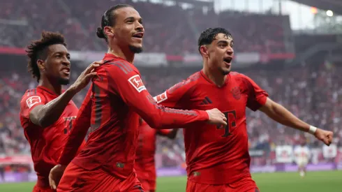 Leroy Sané, Kingsley Coman e Pavlovic em partida
