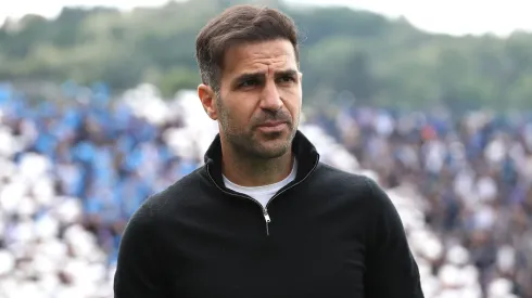 Treinador Cesc Fàbregas em jogo do Como
