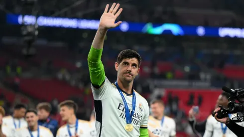 Thibaut Courtois após o título da Champions League pelo Real Madrid
