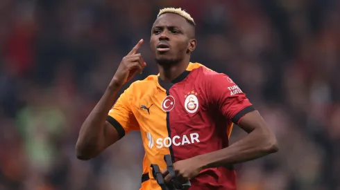 Victor Osimhen em jogo do Galatasaray
