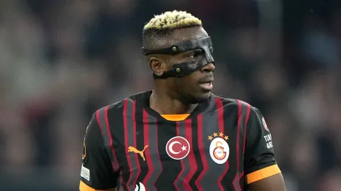 Victor Osimhen em jogo do Galatasaray 

