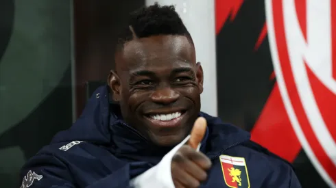Atacante Mario Balotelli no banco de reservas (Foto: Marco Luzzani/Getty Images)
