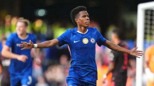 Recém-chegado ao Chelsea, Estêvão já vem encantando a torcida
