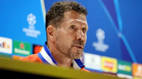 Simeone fala à mídia durante uma coletiva de imprensa. Foto:  Harry Murphy/Getty Images
