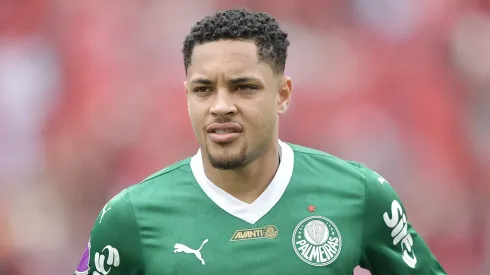 Vitor Roque, atacante do Palmeiras. (Foto: Thiago Ribeiro/AGIF)
