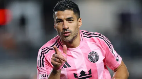 Luis Suárez em campo pelo Inter Miami. Foto: Tim Warner/Getty Images