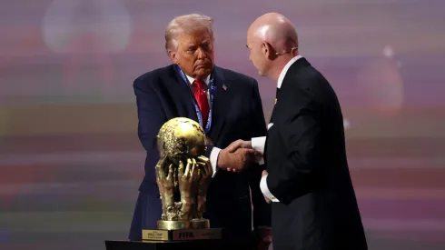 Donald Trump recebe prêmio da Fifa (Patrick Smith/Getty Images)