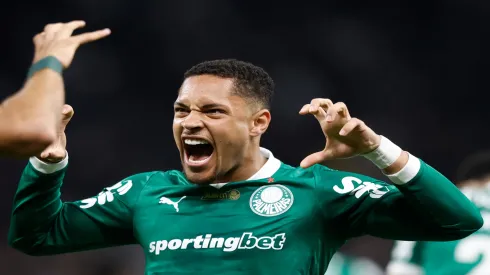 Vitor Roque, do Palmeiras, comemora gol contra o Corinthians – Miguel Schincariol/Getty Images