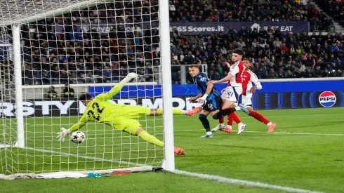 David Raya defende penálti e recarga contra a Atalanta. Foto: Imago
