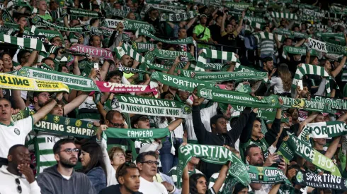 Adeptos do Sporting frente ao Aves SAD. Foto: Imago
