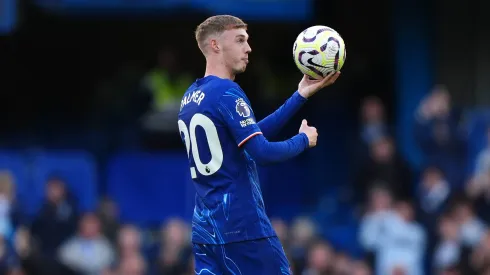 Cole Palmer leva a bola de jogo após marcar quatro golos ao Brighton. Foto: Imago
