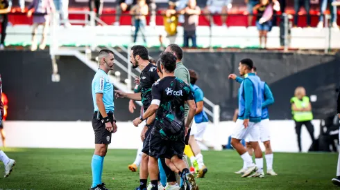 César Peixoto foi expulso no José Gomes. Foto: Imago
